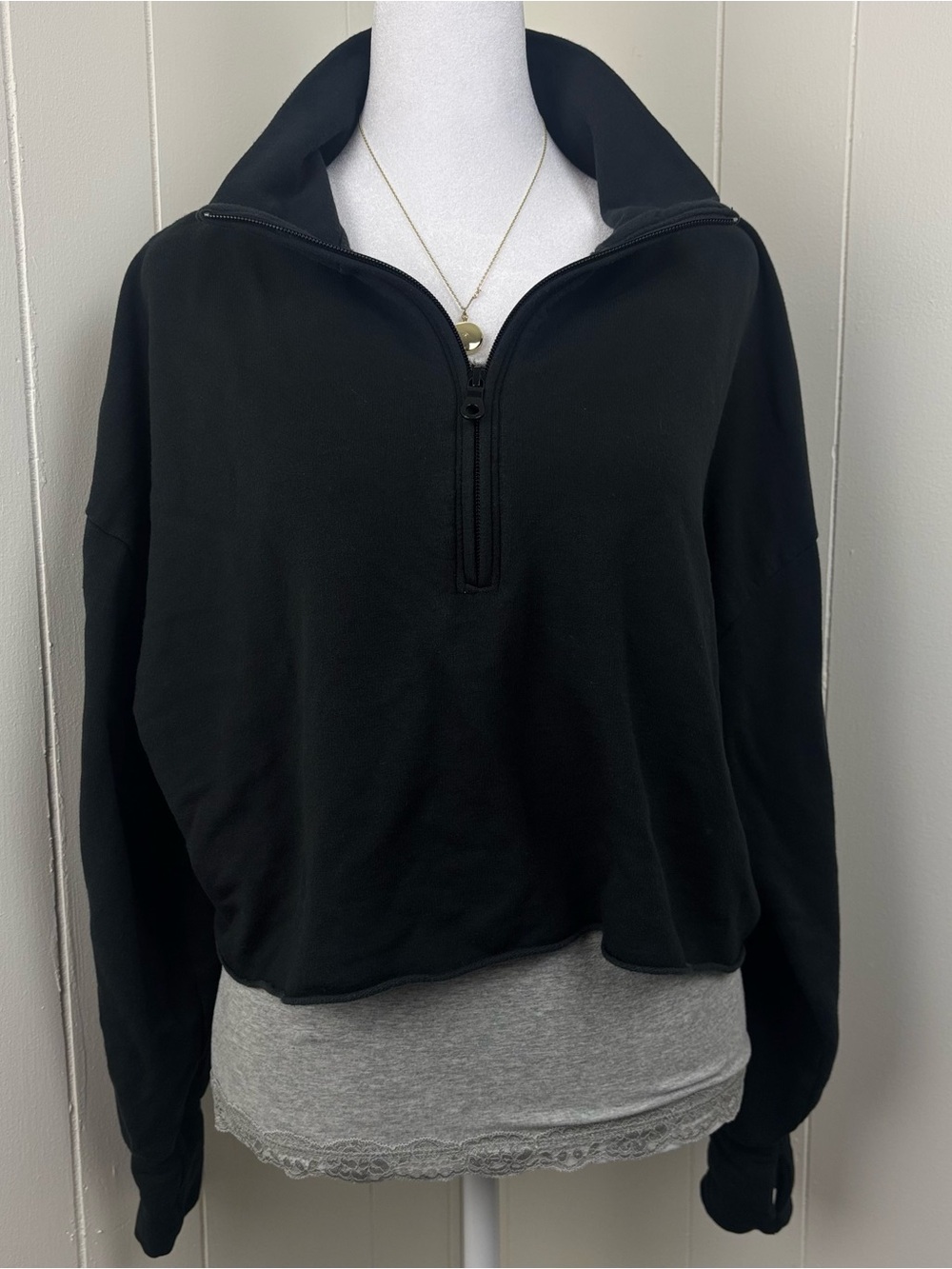 Black Half-Zip Cropped Pullover Sweatshirt